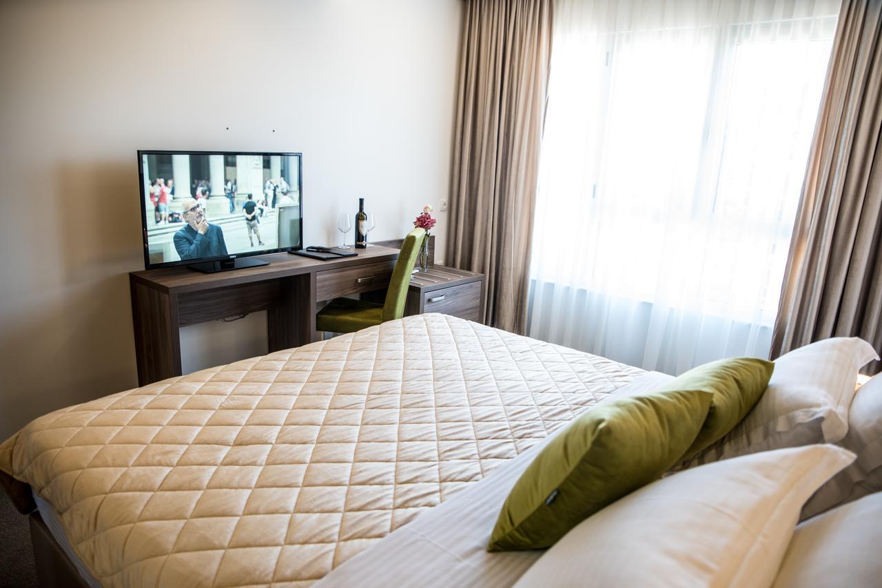 Boutique Hotel "Salina" Улцинь Екстер'єр фото